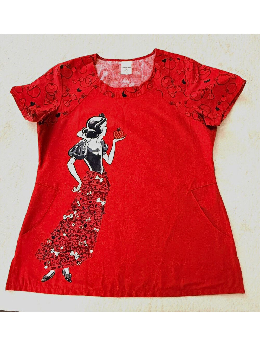 Disney Snow White Scrub Top Women’s M Red Rhinestone Apple Pockets NWOT